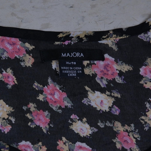 Majora | Black pink and white floral front tie up cropped sleeve blouse - Picture 7 of 10